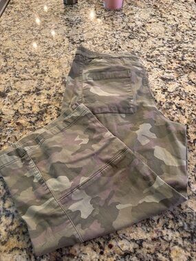 Pilcro Olive Green Camo Jogger Pants